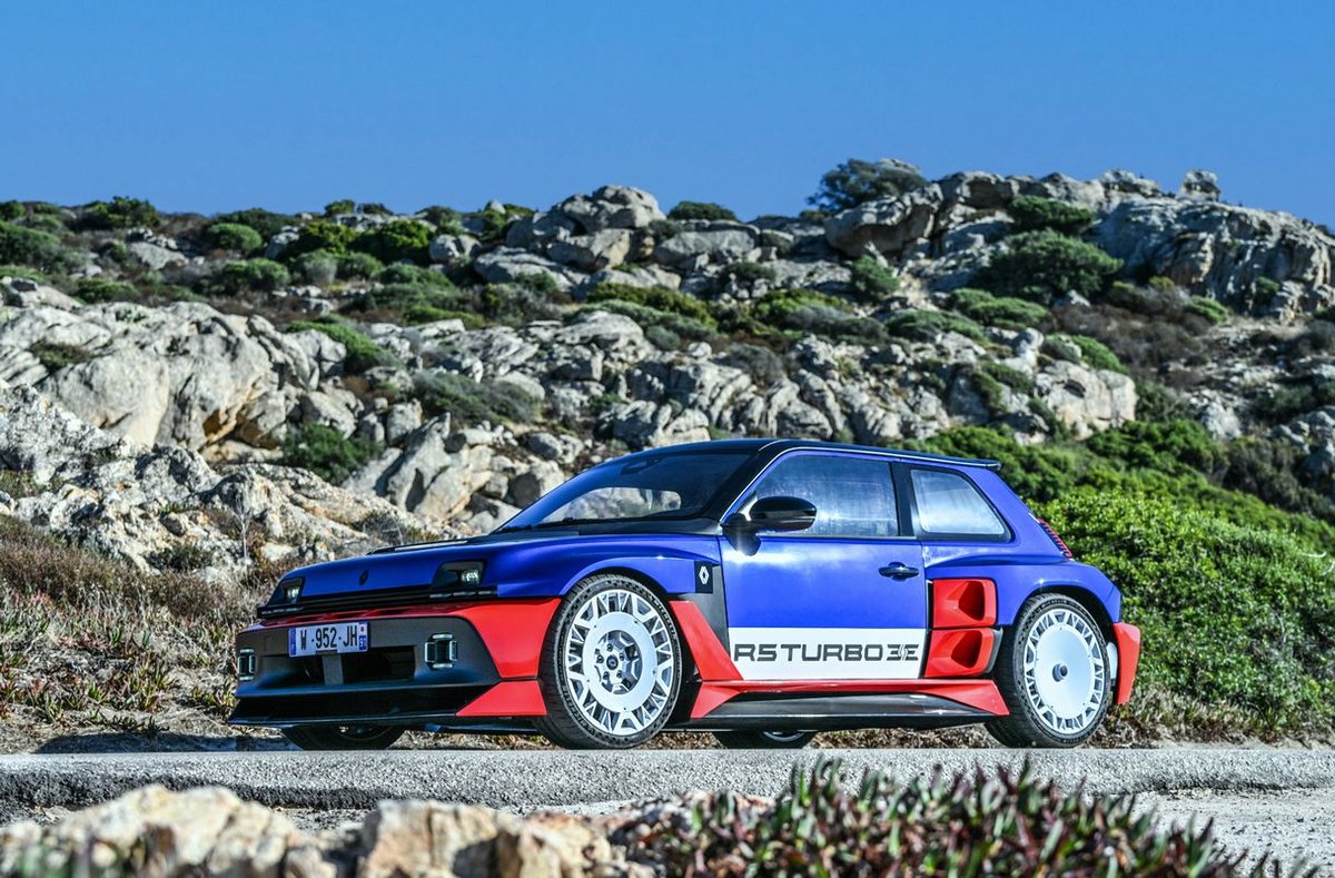 La Turbo 3E aux couleurs de la Maxi R5 Turbo qui a remporté le Tour de Corse en 1985. ©Renault