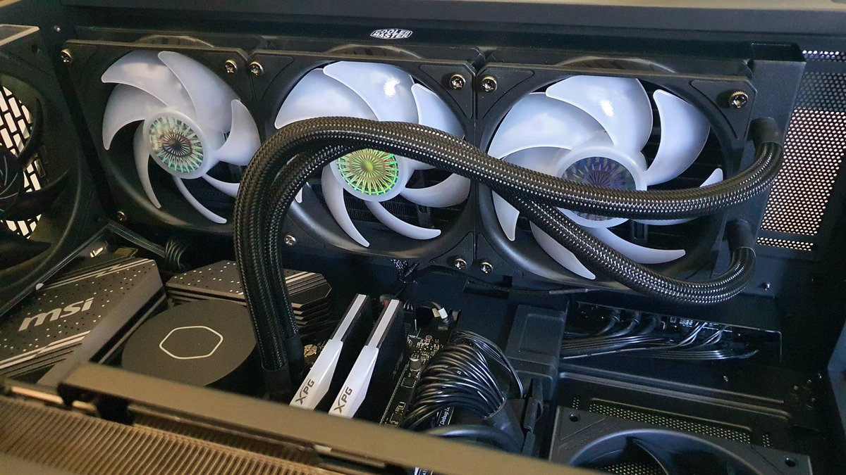 L'AiO ML360L V2 ARGB de Cooler Master est un modèle haut de gamme performant © Clubic