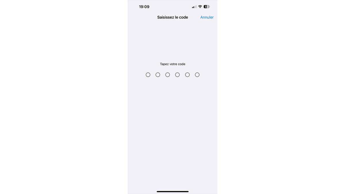 Saisissez le code de déverrouillage de l'iPhone © Clubic