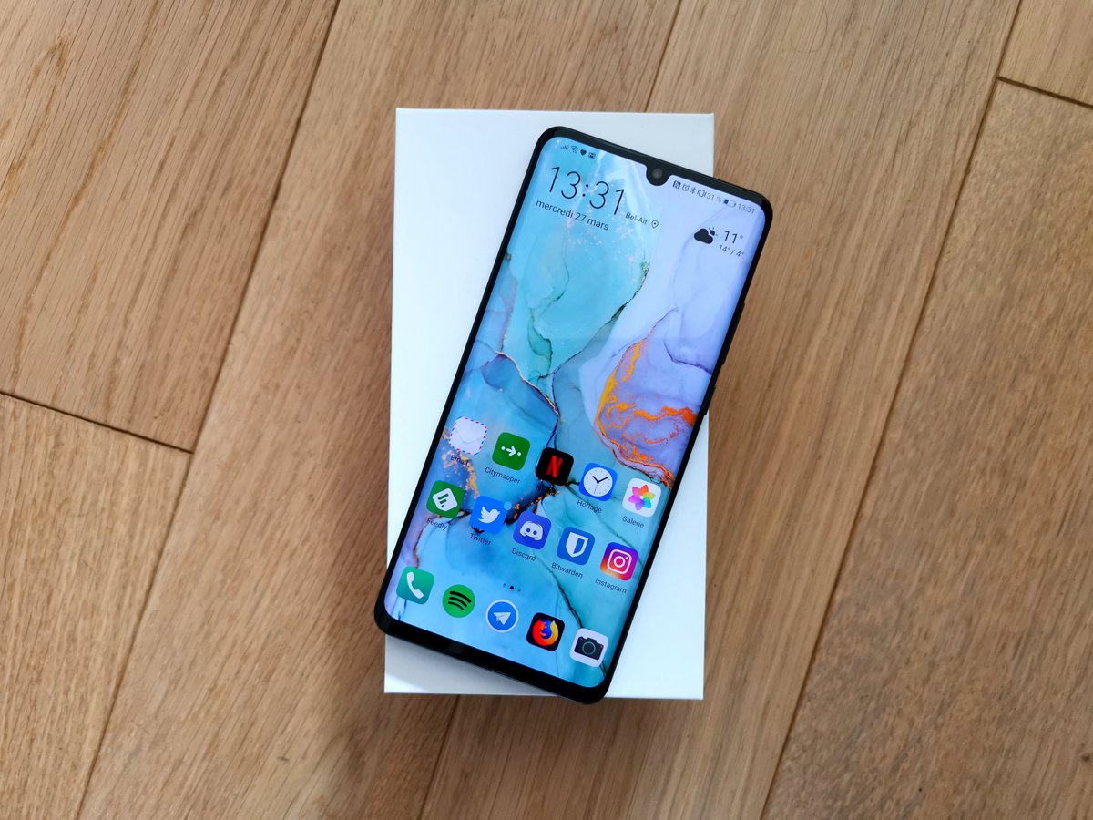 Le Huawei P30 Pro pourrait ne plus recevoir aucune mise à jour. © Pierre Crochart pour Clubic