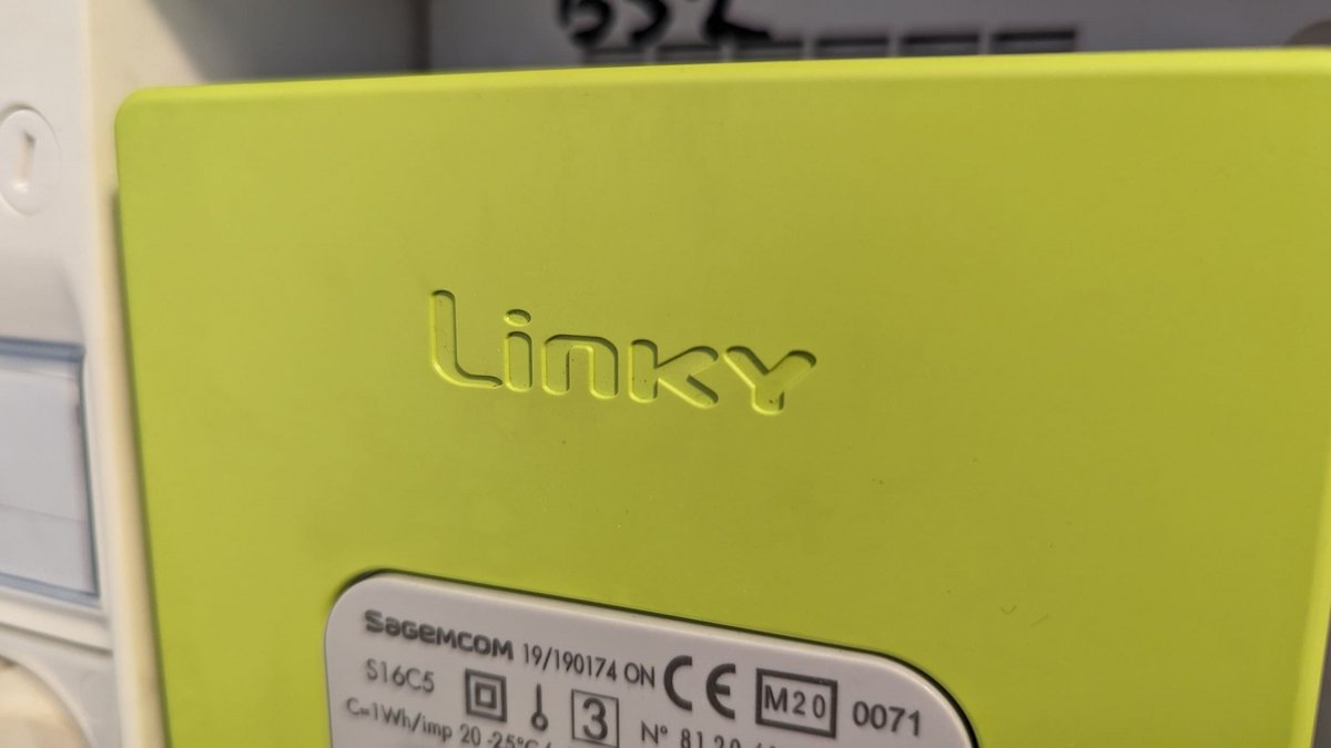 Un compteur Linky, qui vous aide à suivre votre consommation d'électricité au quotidien © Alexandre Boero / Clubic