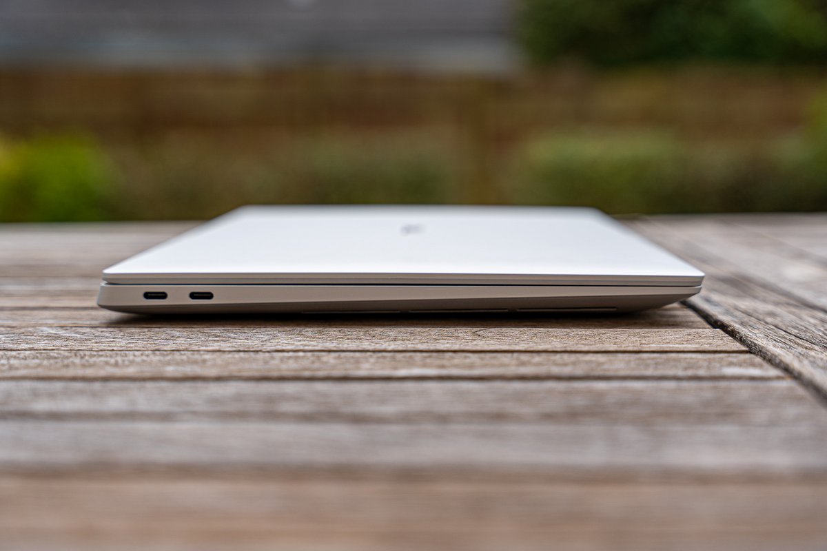 L'appareil s'en tient à une sélection de connectiques minimaliste