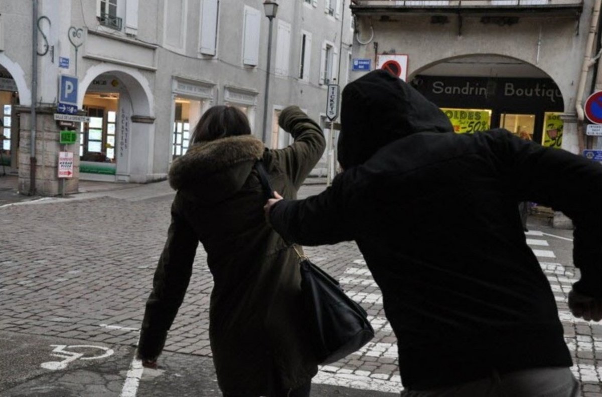 Agression en pleine rue ©JSL/Gaëtan Boltot