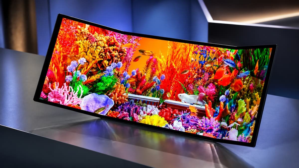 Le moniteur pliable Inkjet OLED de TCL CSOT peut passer d’un format compact de 16 pouces à une dalle ultra-large de 28 pouces une fois déployé, illustrant les ambitions du constructeur autour de l’OLED imprimé. © TCL 