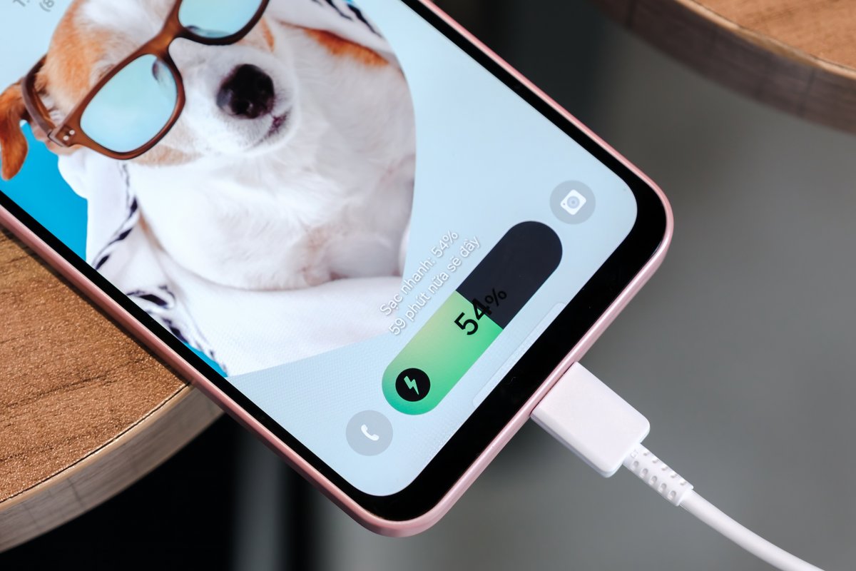 Un Samsung Galaxy qui tient plusieurs jours sur une seule charge ? ©tinhkhuong / Shutterstock.com