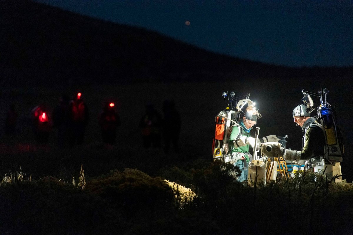 Des tests avec une première version de boitier ont été menés lors de simulations sur l'île de Lanzarote. © NASA