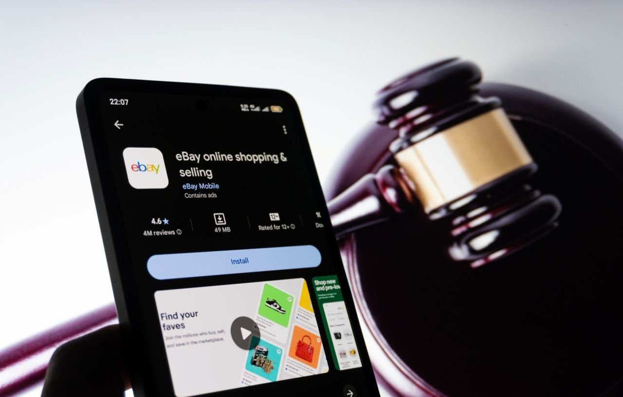 Les agents peuvent parcourir plusieurs annonces et sélectionner des produits, à condition que chaque étape implique une vérification humaine - © Zulfugar Graphics / Shutterstock