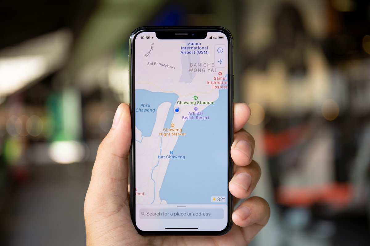Apple Plans va être plus intelligent avec iOS 26 © DenPhotos / Shutterstock.com