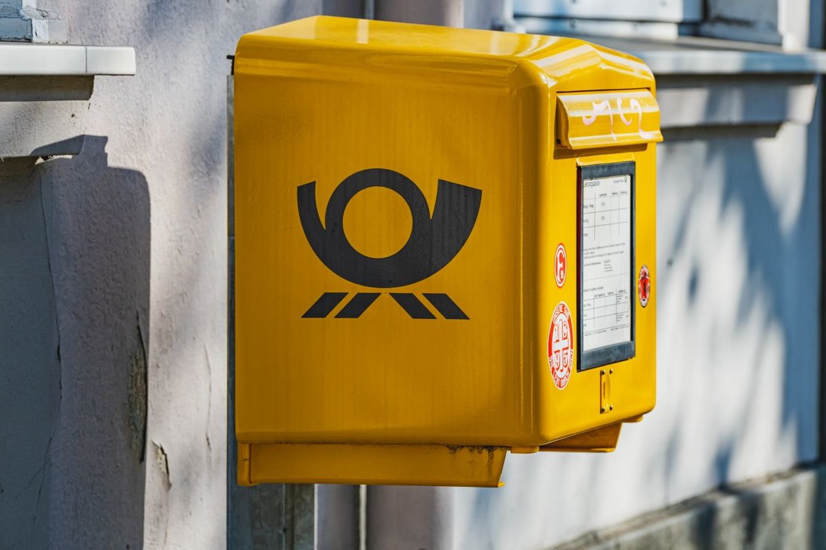 La boîte aux lettres de La Poste allemande a dû déborder - © Alexander Fedosov / Shutterstock