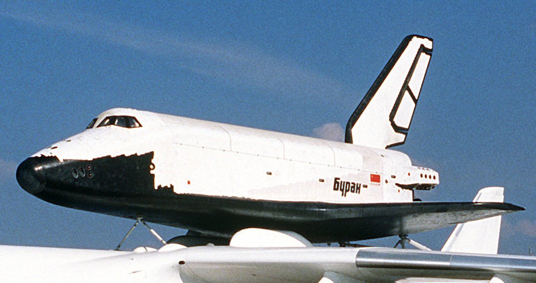 Bourane présentée au salon du Bourget en 1989. Notez bien que ce revêtement thermique et cet aérodynamique n'ont pas été improvisés... Crédits inconnus