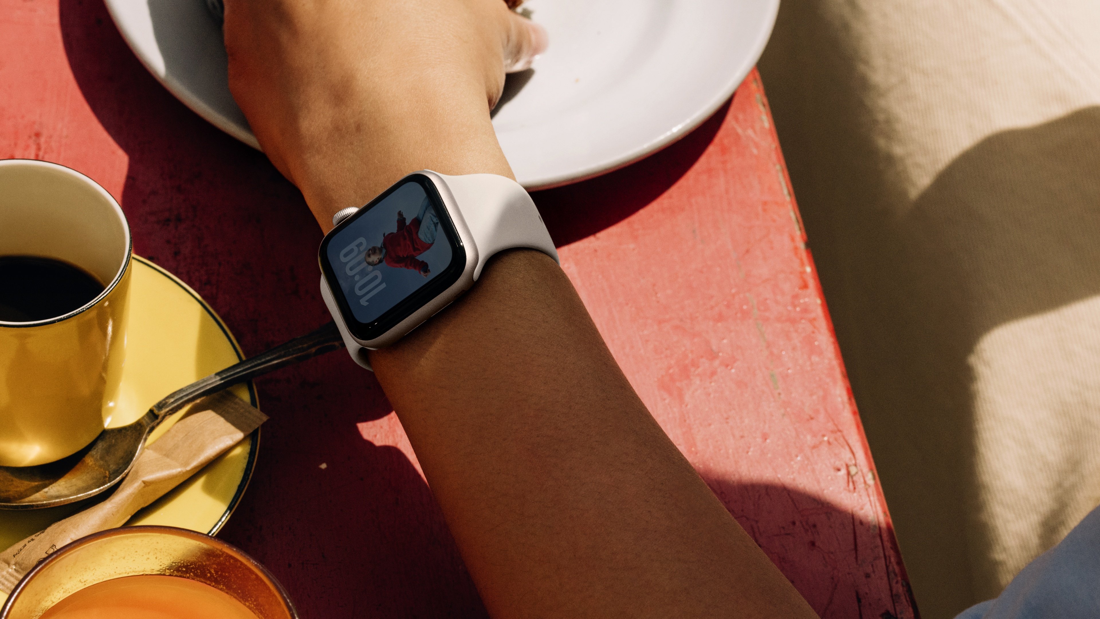 L'Apple Watch avait profité de la technologie LTPO avant l'iPhone - © Apple