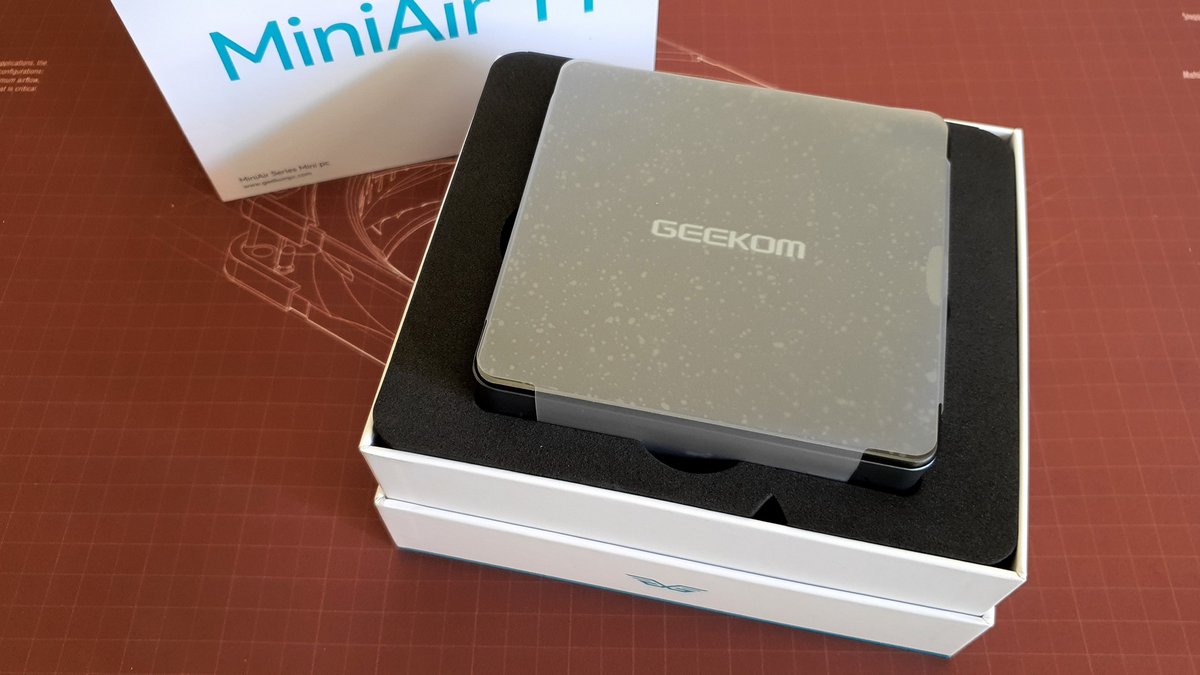 Geekom MiniAir 11