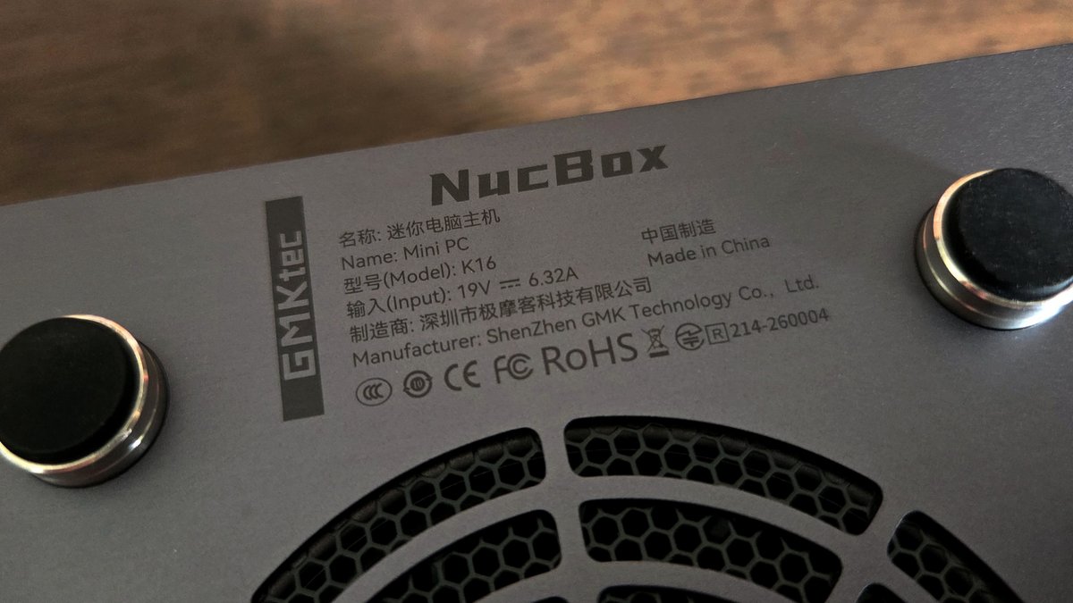 NucBox : pas de doute, c'est écrit dessus... enfin dessous ! ©Nerces pour Clubic