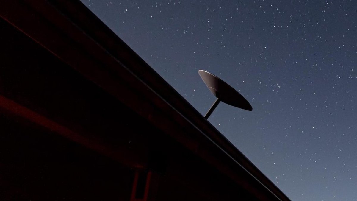 Et vous, vous avez déjà vu une antenne Starlink dans la « vraie vie » ? Crédits : SpaceX