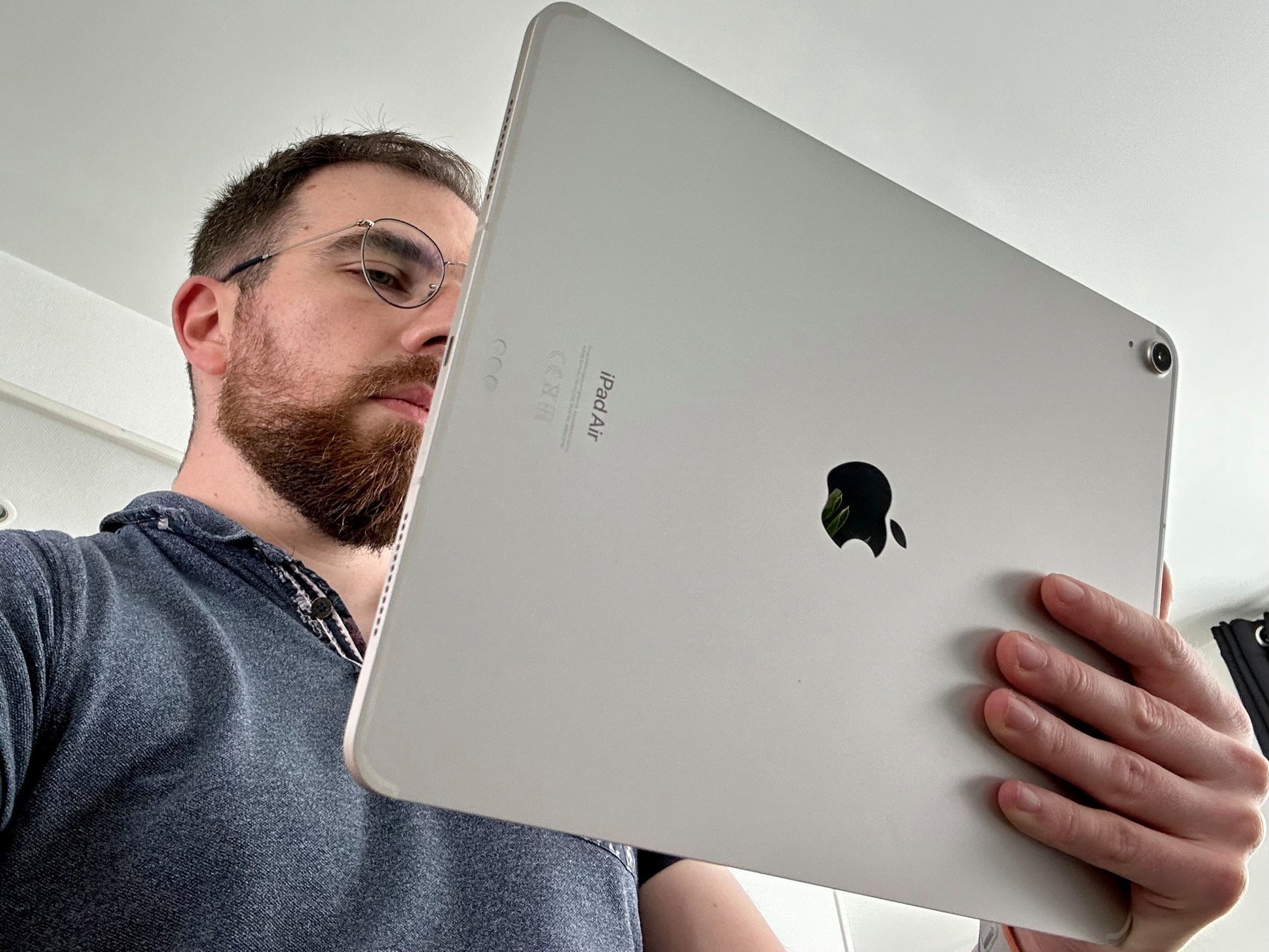 Une erreur de prix sur l'iPad Air est en train de faire des remous de l'autre côté de la frontière. © Mathieu Grumiaux / Clubic