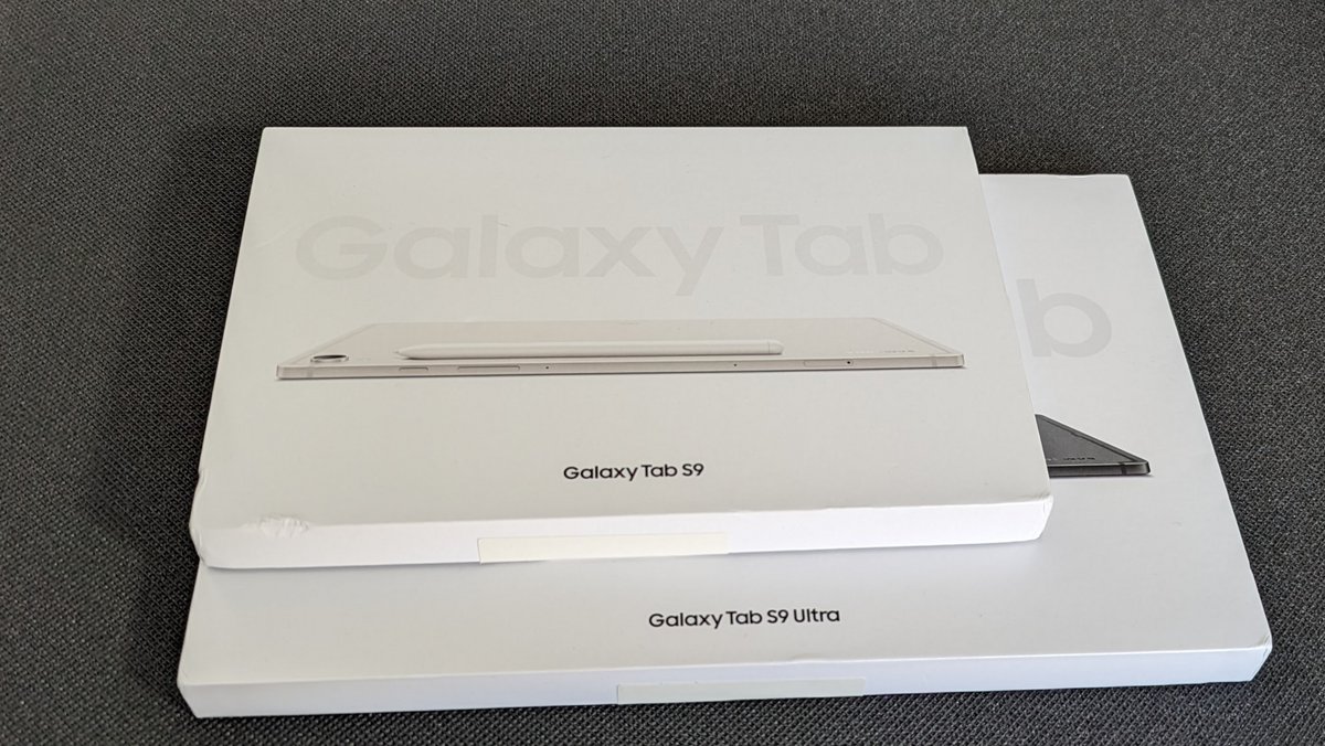 Dimensions des boîtes Galaxy Tab S9 vs S9 Ultra © Florent Lanne pour Clubic.com