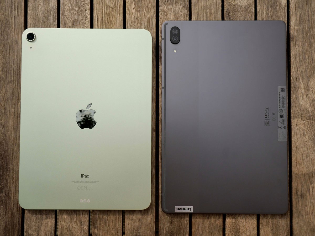 L'iPad Air 2020 et la Tab P11 Pro // © Nathan Le Gohlisse pour Clubic
