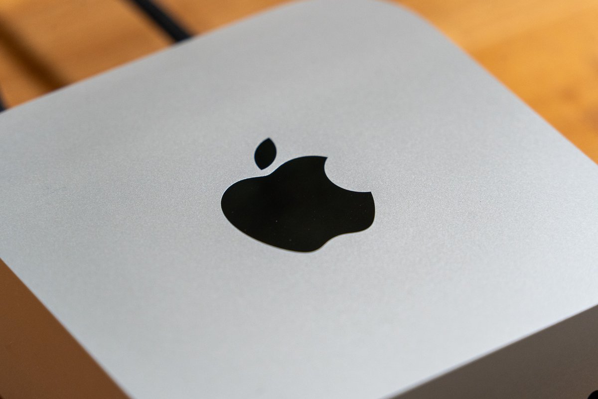 Le logo d'Apple, toujours centré sur le dessus de l'appareil © Nathan Le Gohlisse pour Clubic