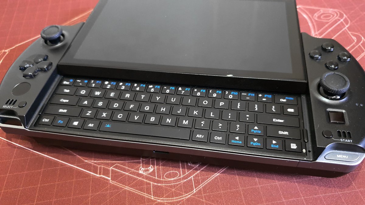 Bien que petit et QWERTY, le clavier est super pratique © Nerces pour Clubic