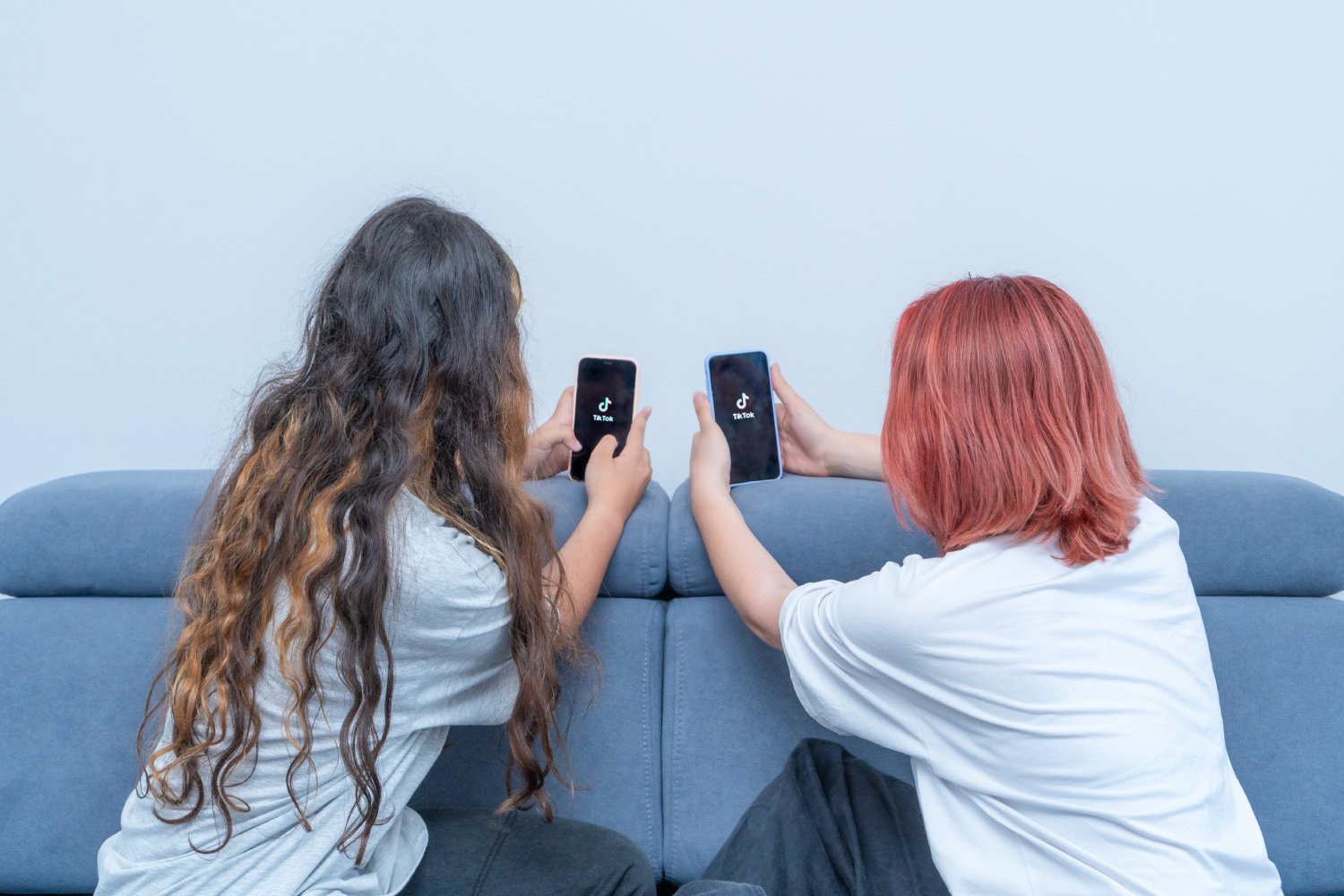 Ce phénomène vise surtout les jeunes femmes. ©Luiza Kamalova / Shutterstock