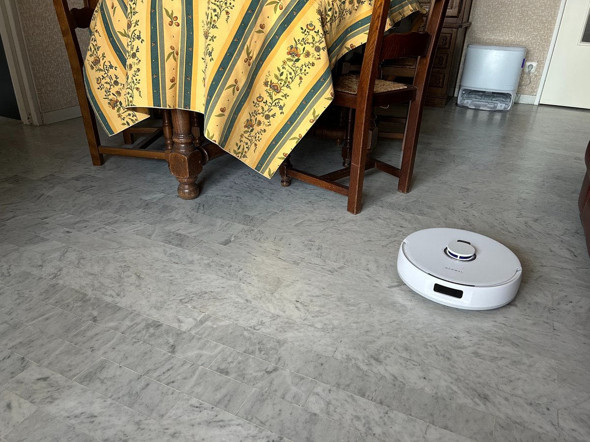 Le robot laveur Narwal Freo Z10 vu par Eric.