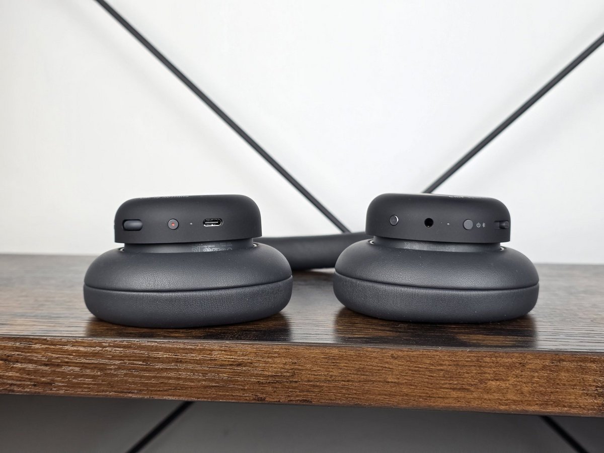  En plus de la puce Bluetooth assez moderne, le casque intègre une entrée analogique jack 3,5 mm © Guillaume Fourcadier pour Clubic