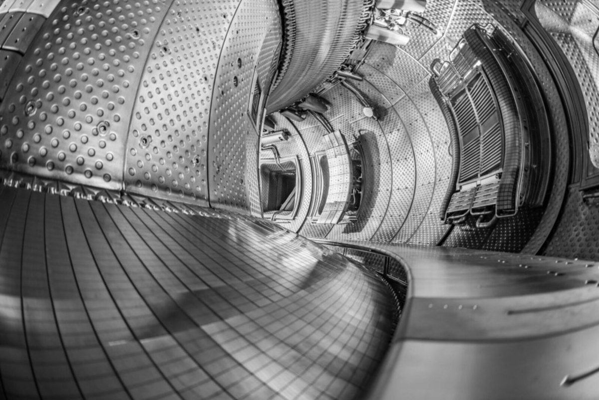 À l'intérieur du tokamak West du CEA, théâtre d'un nouveau record. © CEA