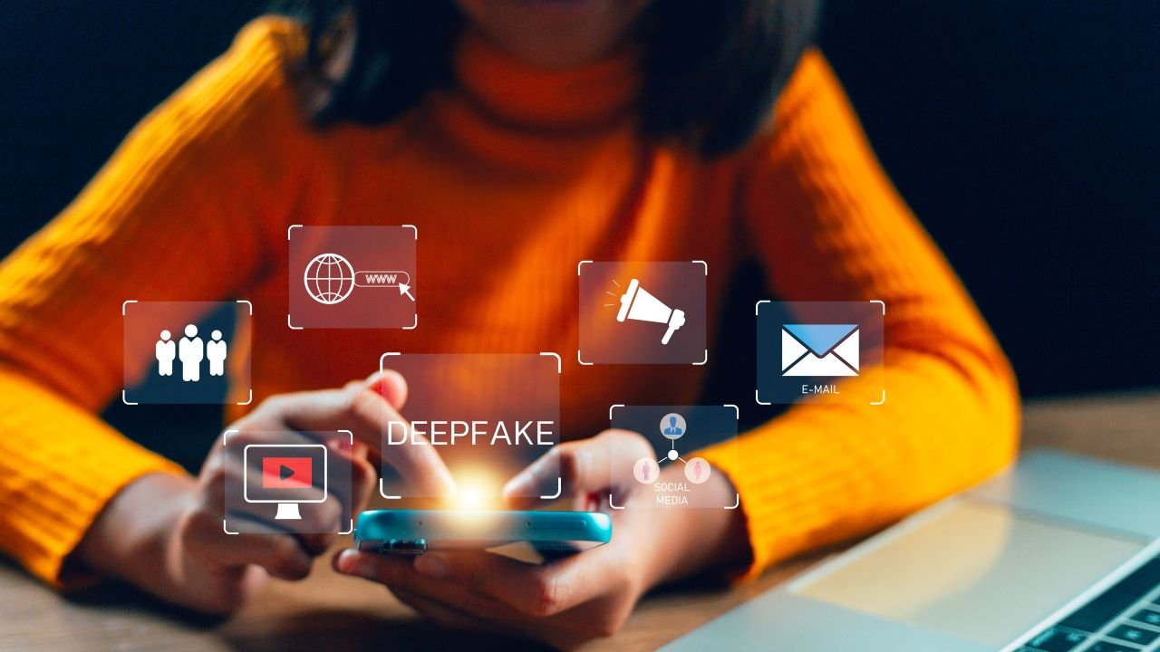 L'IA favorise la crédulité des utilisateurs qui partagent des fake news et les propagent - ©FAMILY STOCK / Shutterstock