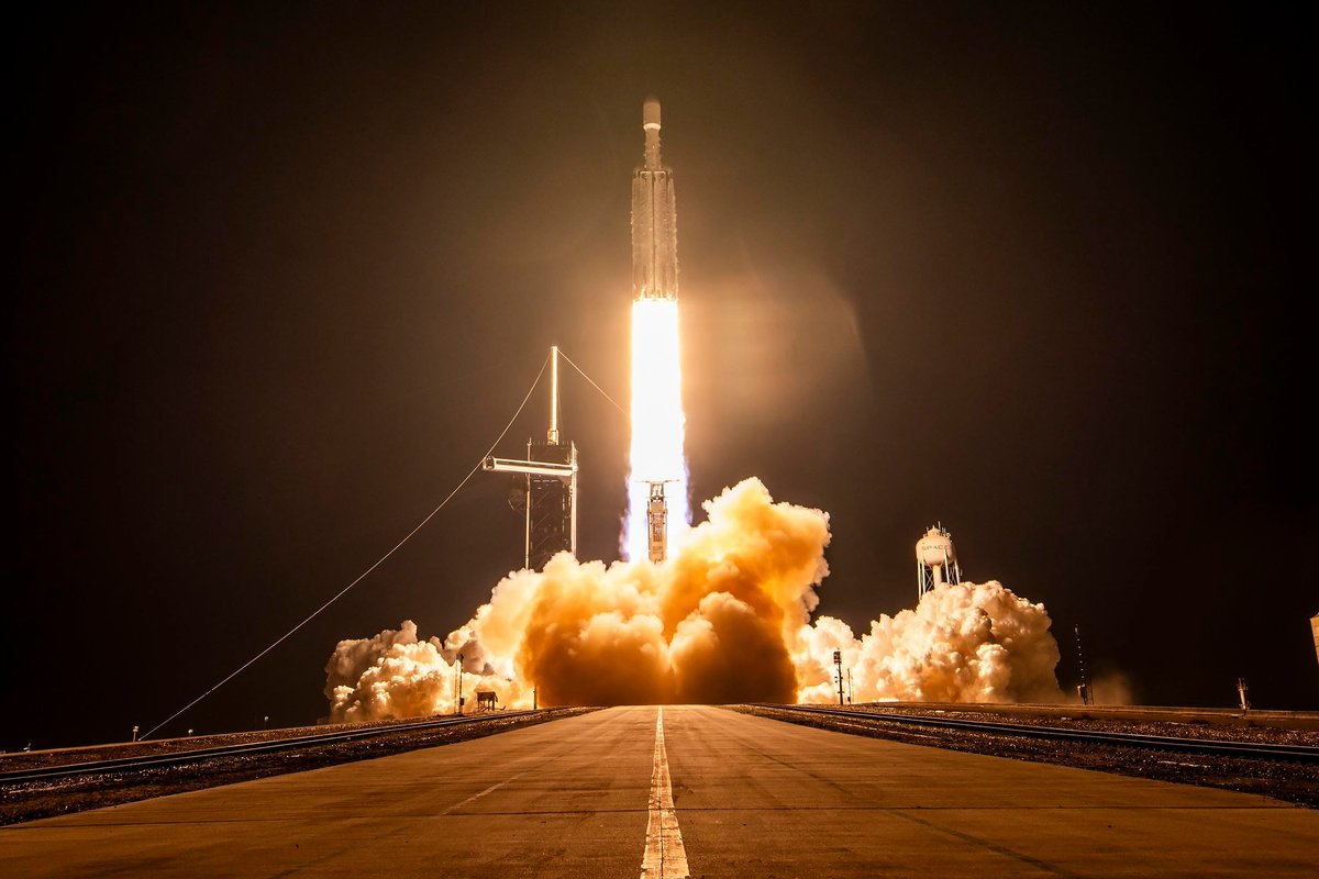 Le décollage le plus impressionnant pour la petite navette de la défense américaine. © SpaceX