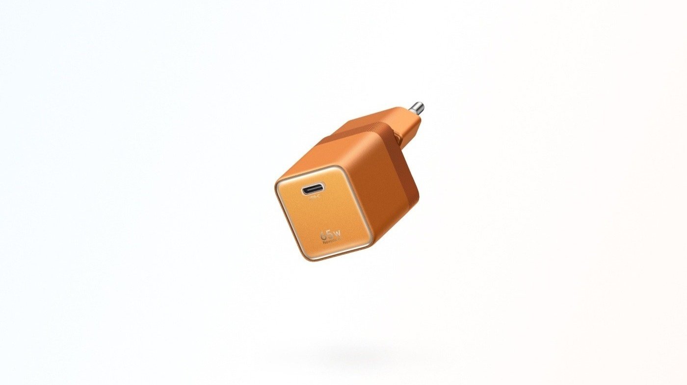 Le chargeur Nexode Air 65 watts pèse seulement 78 grammes. . ©Ugreen