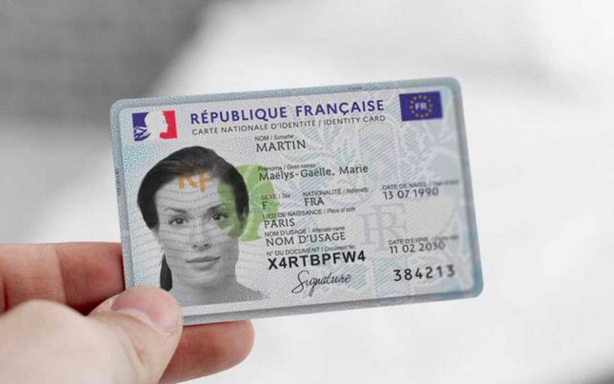 Une carte d'identité française © Ville de Nice