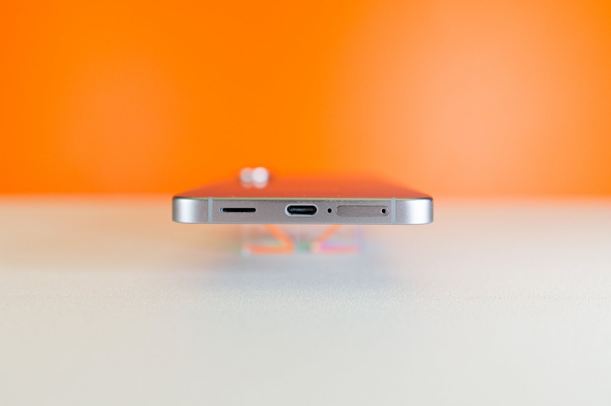 Samsung Galaxy S25 FE. ©Marc Mitrani pour Clubic
