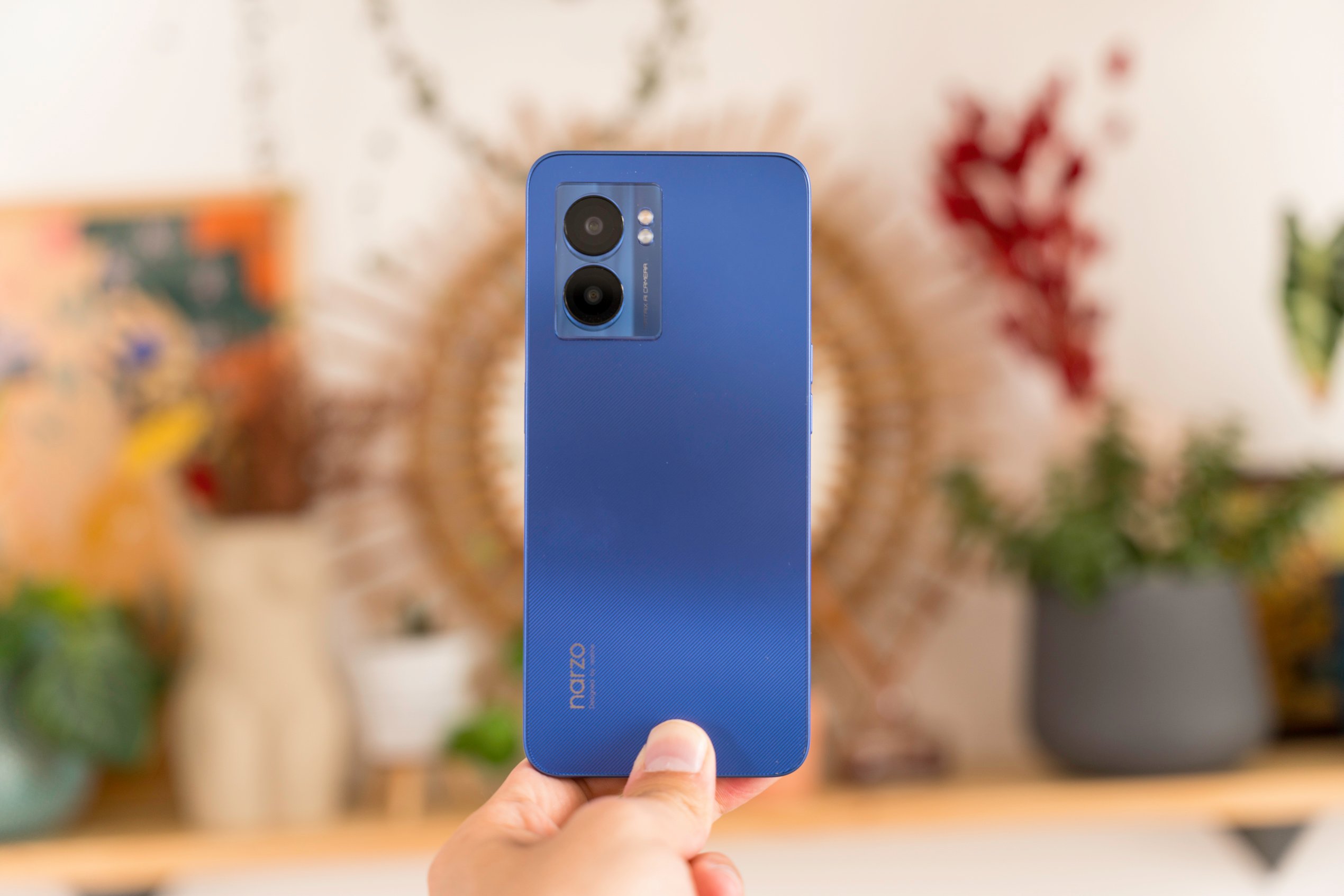 Le smartphone d'entrée de gamme realme Narzo 50