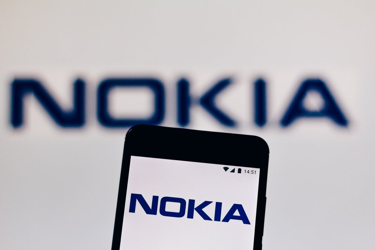Le PDG de Nokia Pekka Lundmark a passé le premier appel téléphonique en audio 3D. © rafapress / Shutterstock