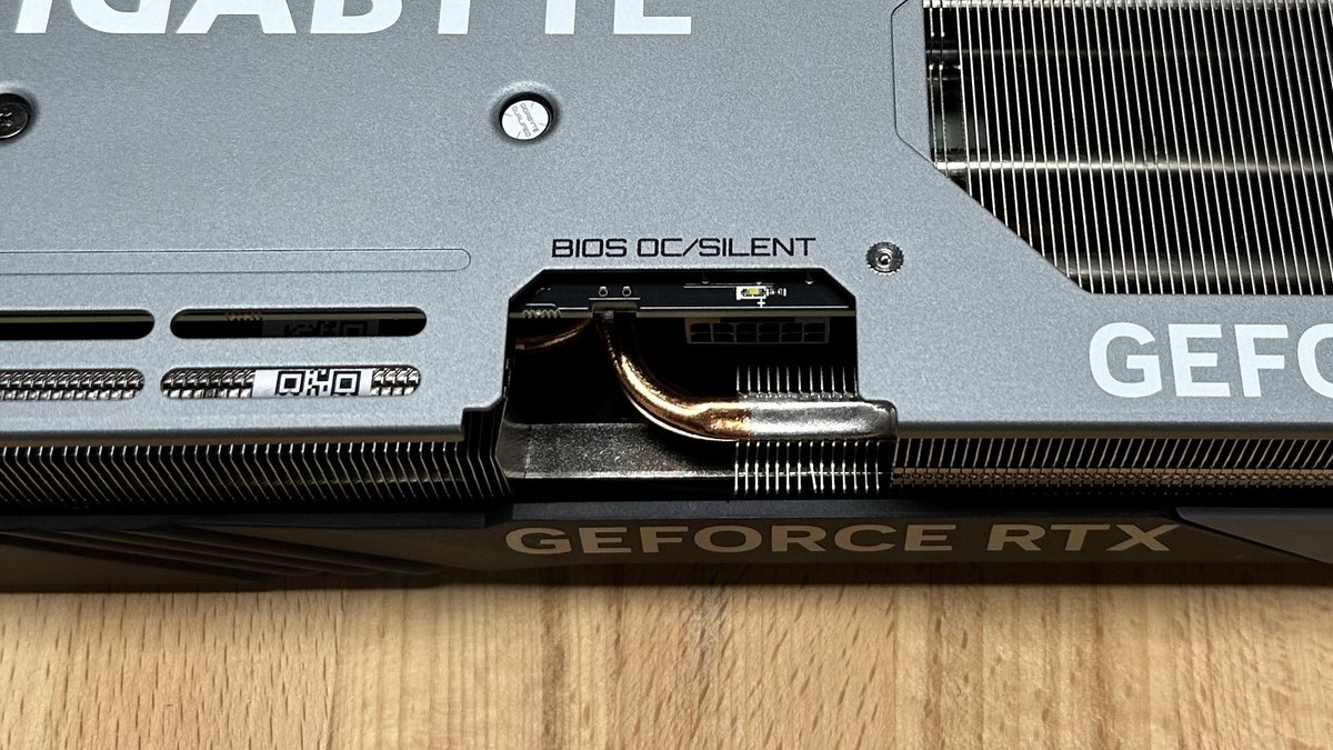 Le dual BIOS nous semble être plus un gadget qu'autre chose © Colin