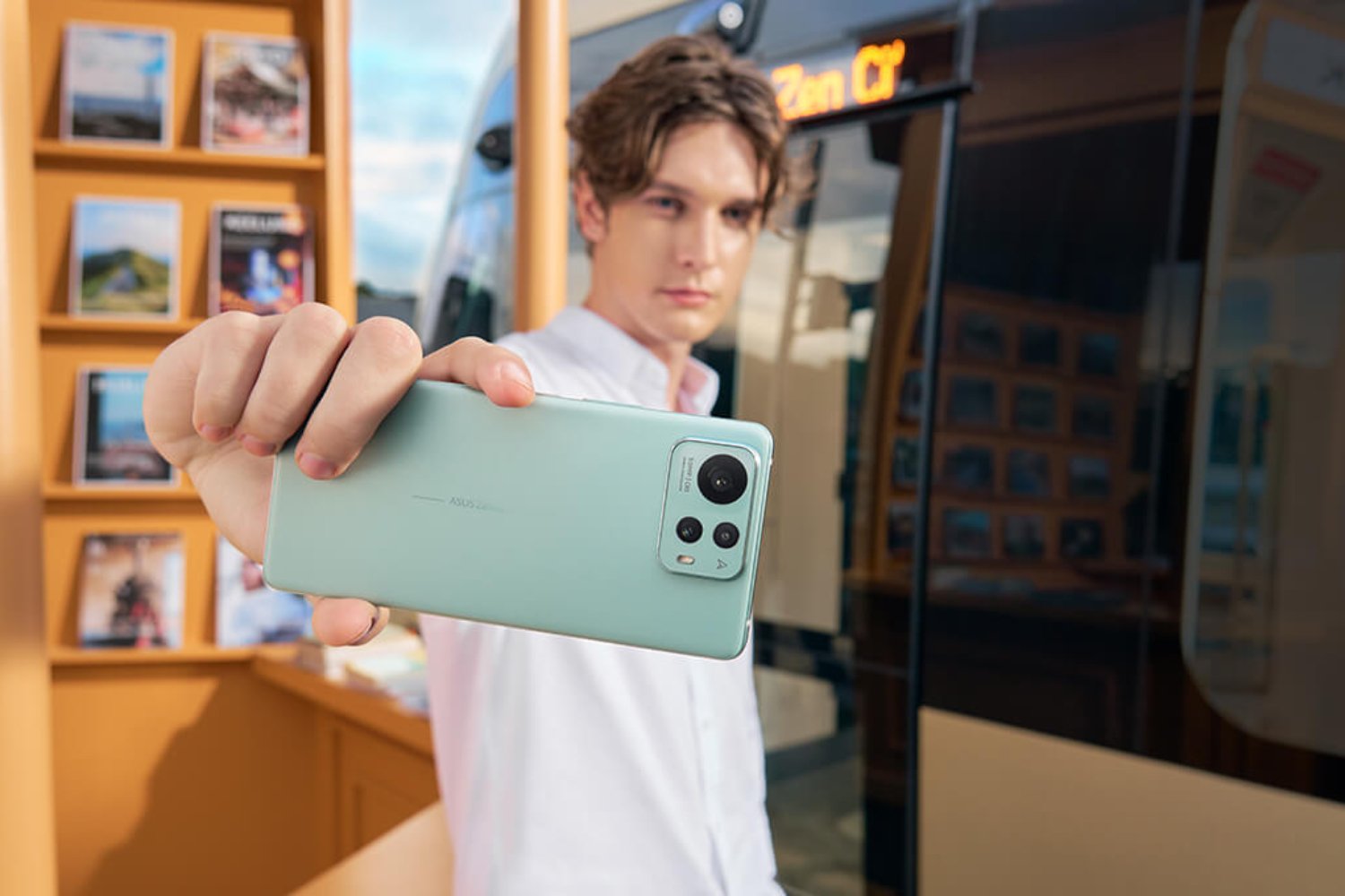 L'Asus Zenfone 12 Ultra. ©Asus