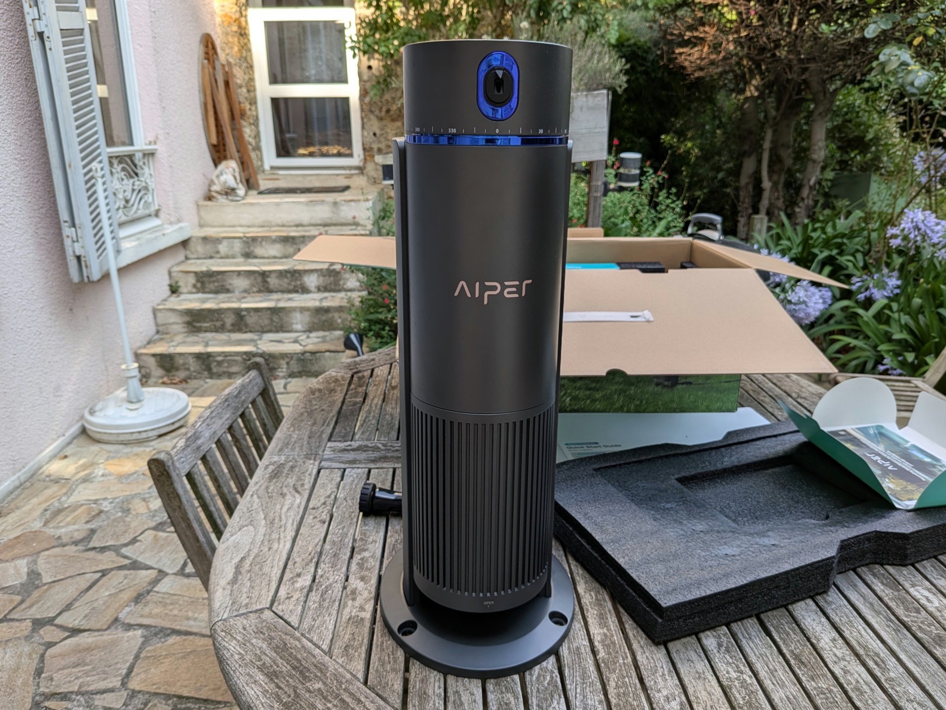  L'arroseur intelligent Aiper IrriSense à la sortie de son emballage. ©Nicolas Guyot pour Clubic