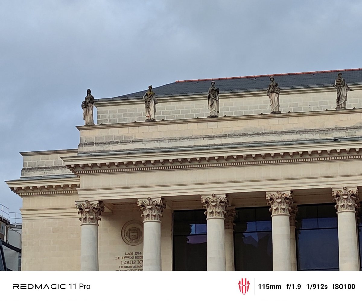 REDMAGIC 11 Pro zoom