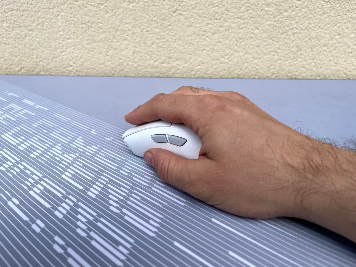 Ergonomie idéale pour les mains de taille moyenne à grande © Vincent Touveneau 