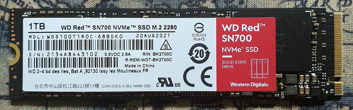 Le WD Red SN700 est doté d'un autocollant qui ne dispense pas d'ajouter un dissipateur thermique © Nerces