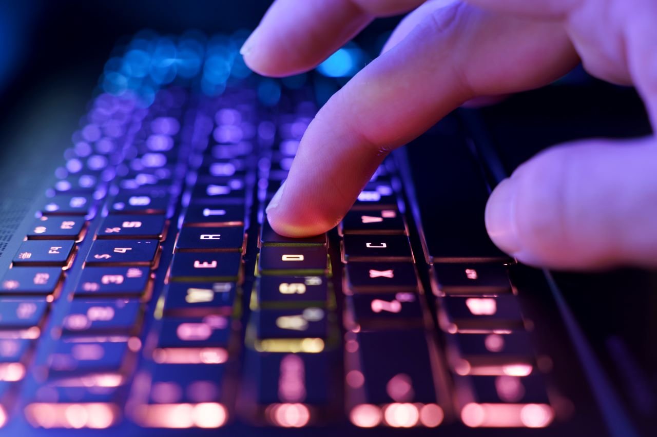 Soyez vigilants lorsque vous saisissez une recherche dans le Marketplace de Microsoft - © UladzimirZuyeu /Shuttertstock