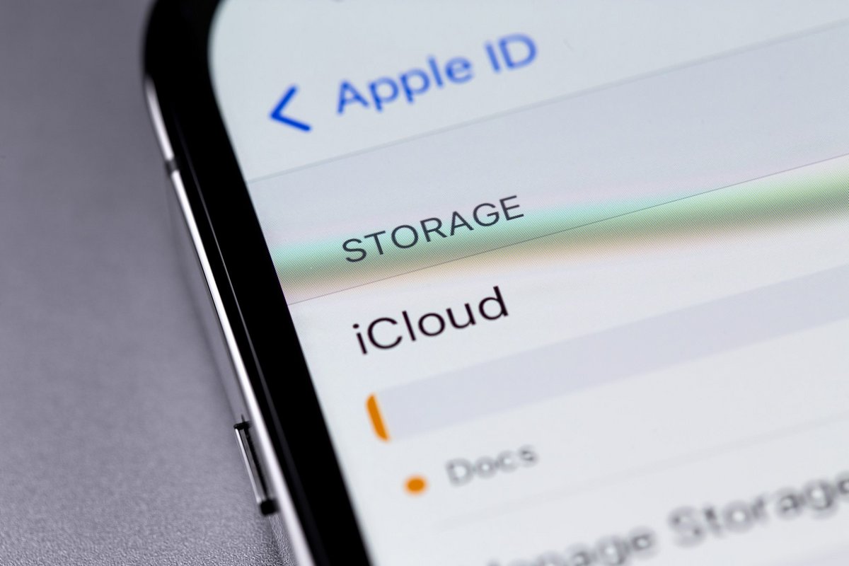 iCloud s'affiche sur un smartphone © Primakov / Shutterstock