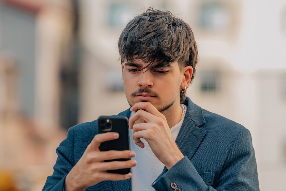 Parfois, face au démarchage téléphone, on reste sans voix © carballo / Shutterstock