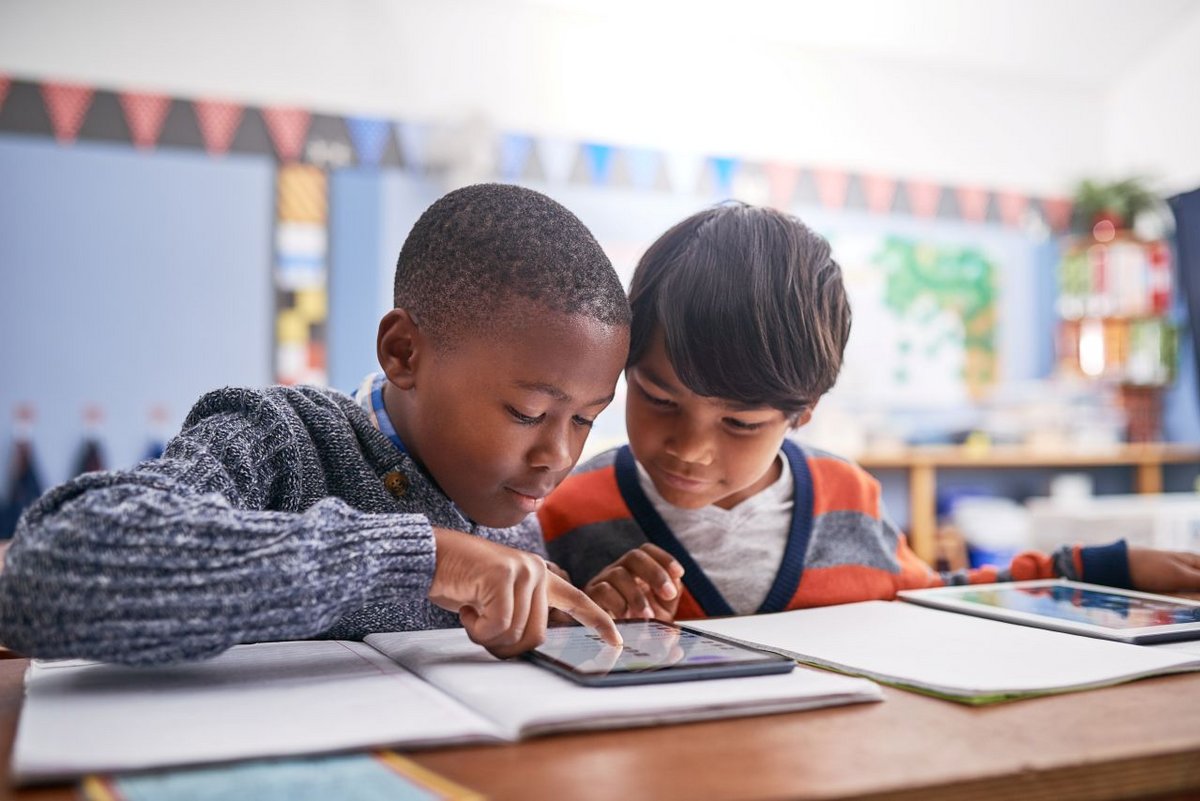 Des applications comme Kaligo, conçue pour aider les enfants à apprendre à écrire, naissent de collaborations entre laboratoires universitaires et entreprises privées - ©PeopleImages.com - Yuri A / Shutterstock