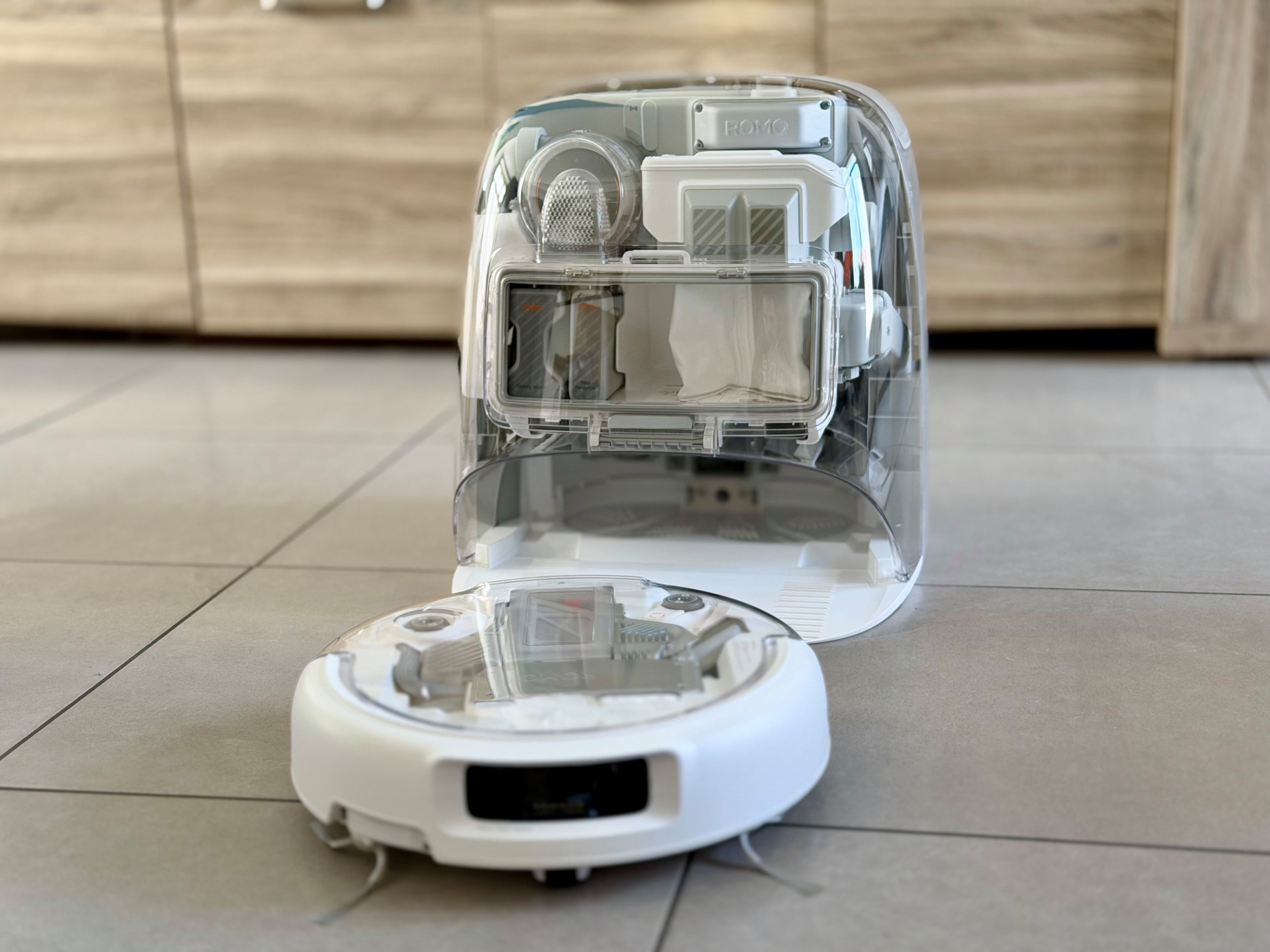 Un aspirateur robot qui ne laisse pas de marbre Le DJI Romo ©Mathieu Grumiaux pour Clubic