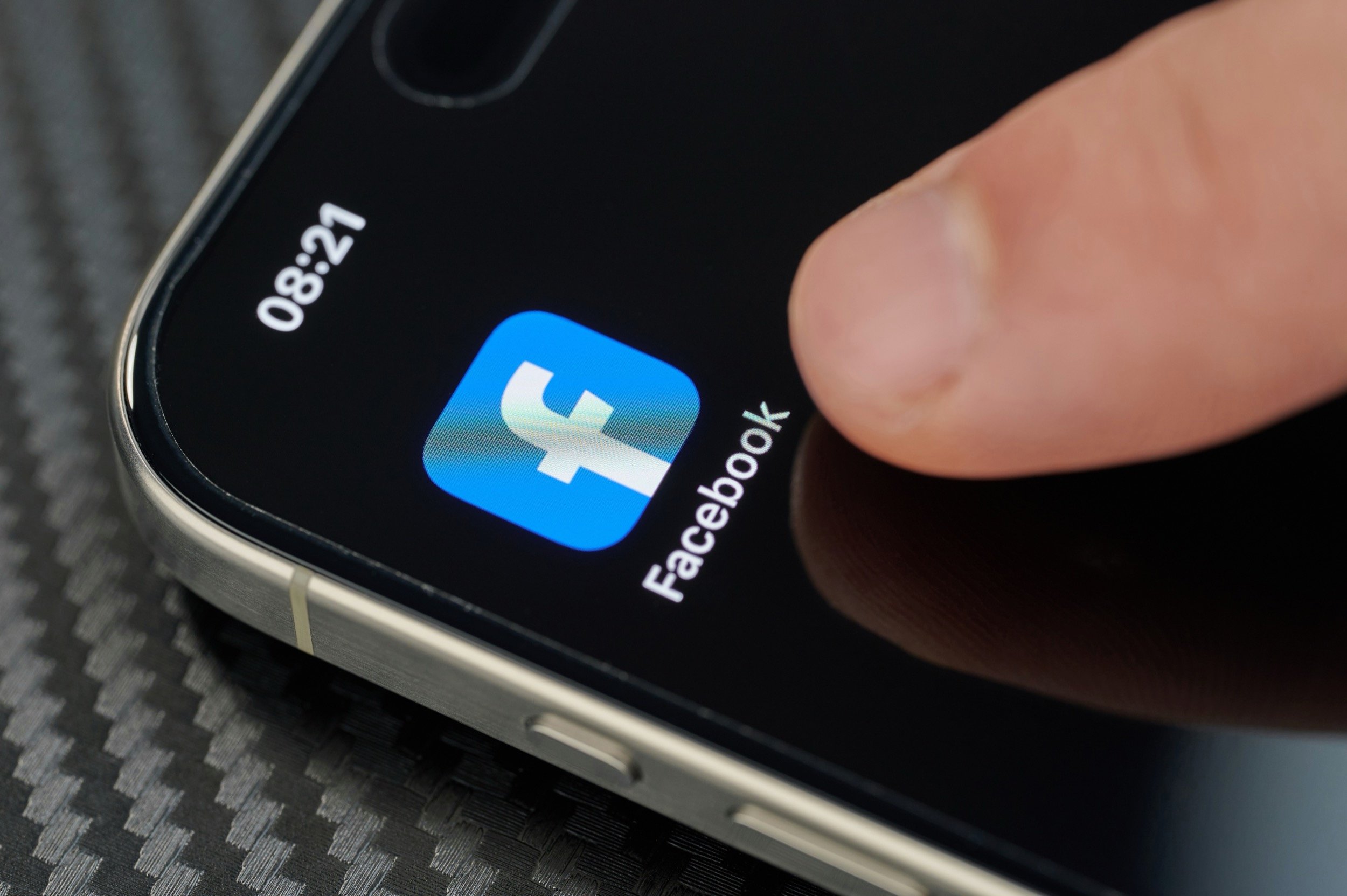 Le logo de l'application Facebook sur iPhone. ©PixieMe / Shutterstock