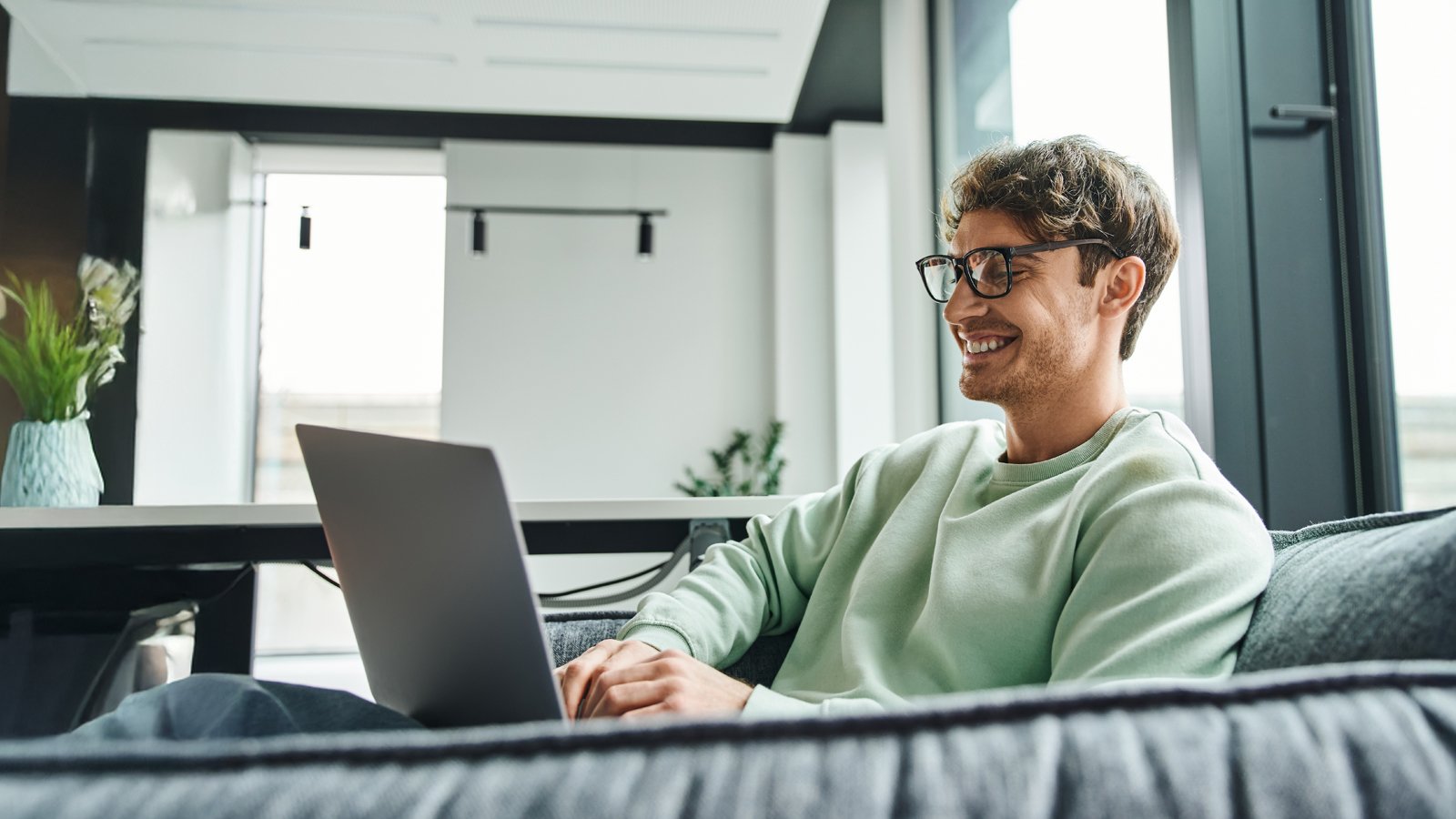 Ne ratez pas l’offre fibre 8 Gb/s de B&You à 23,99 €/mois ! © Shutterstock