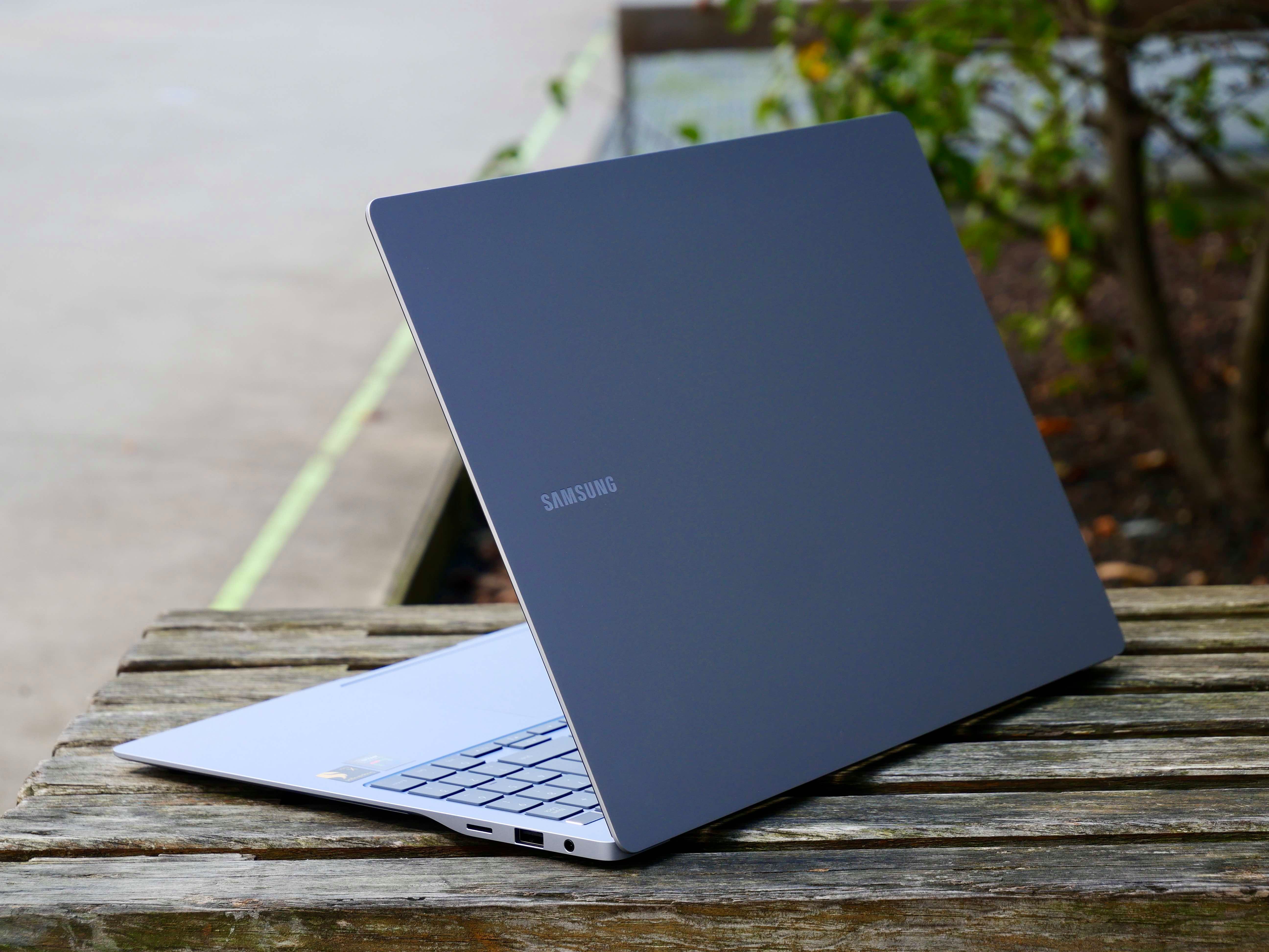Le Galaxy Book 4 Edge, pour illustration © Nathan Le Gohlisse pour Clubic
