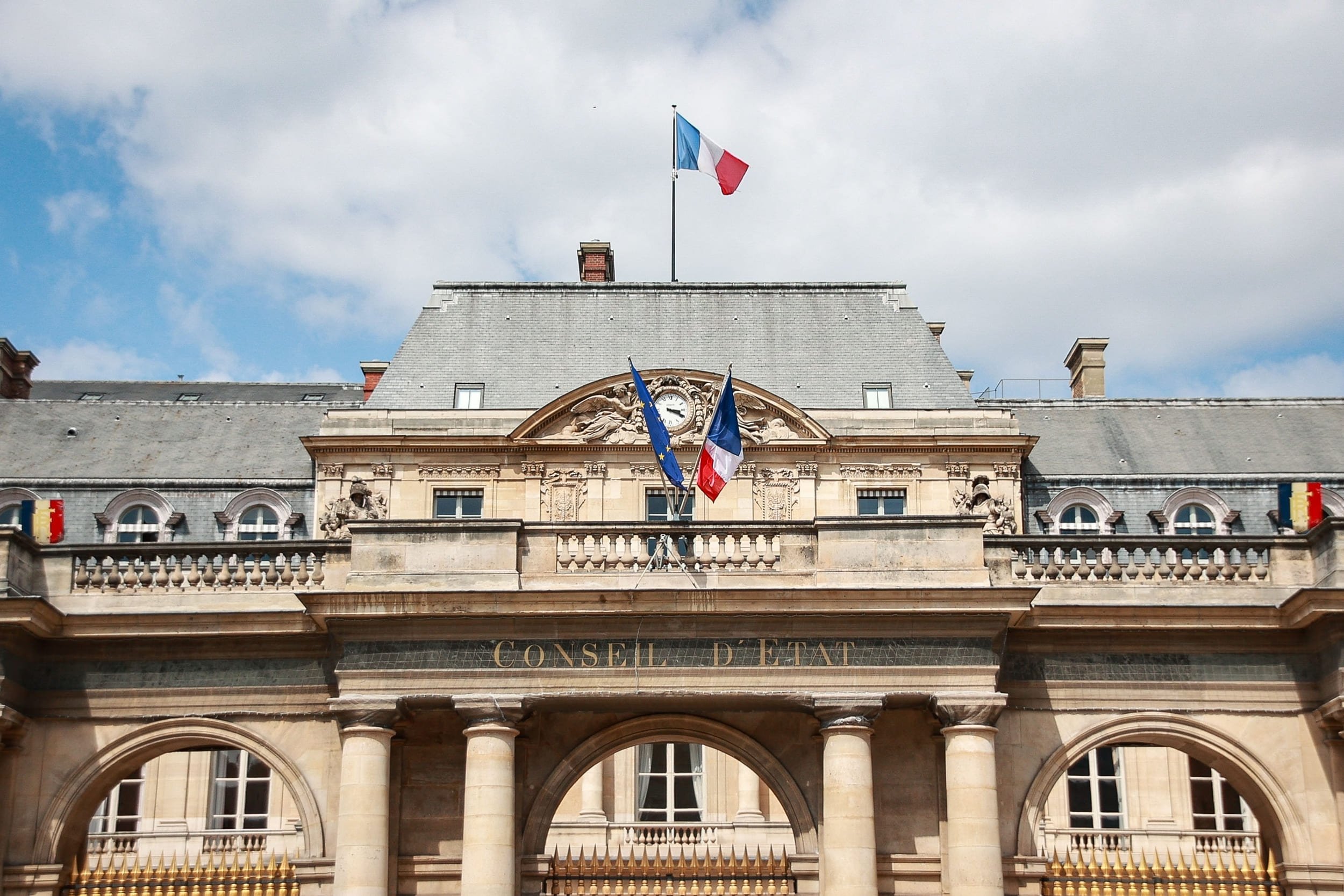 Le Conseil d'État a pris le parti du gouvernement sur la vérification de l'âge à l'entrée des sites de contenus pour adultes © Antonin Albert / Shutterstock.com