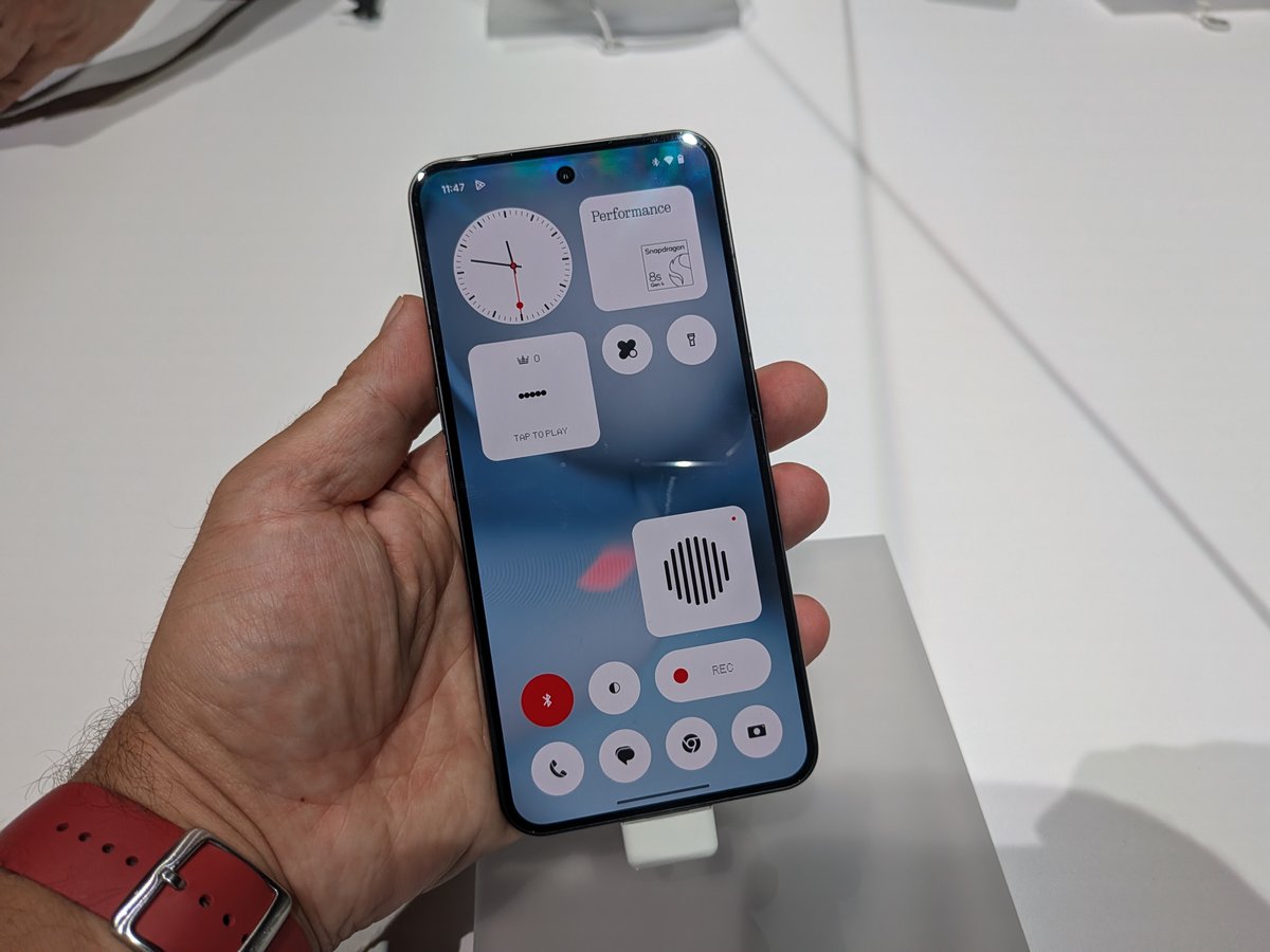 L'écran Amoled 6,67 pouces du Phone (3). ©Nicolas Guyot pour Clubic